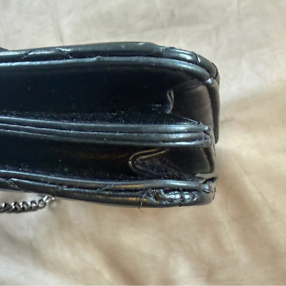 NWOT Elegant Black Quilted Women's Bag - Picture 4 of 7